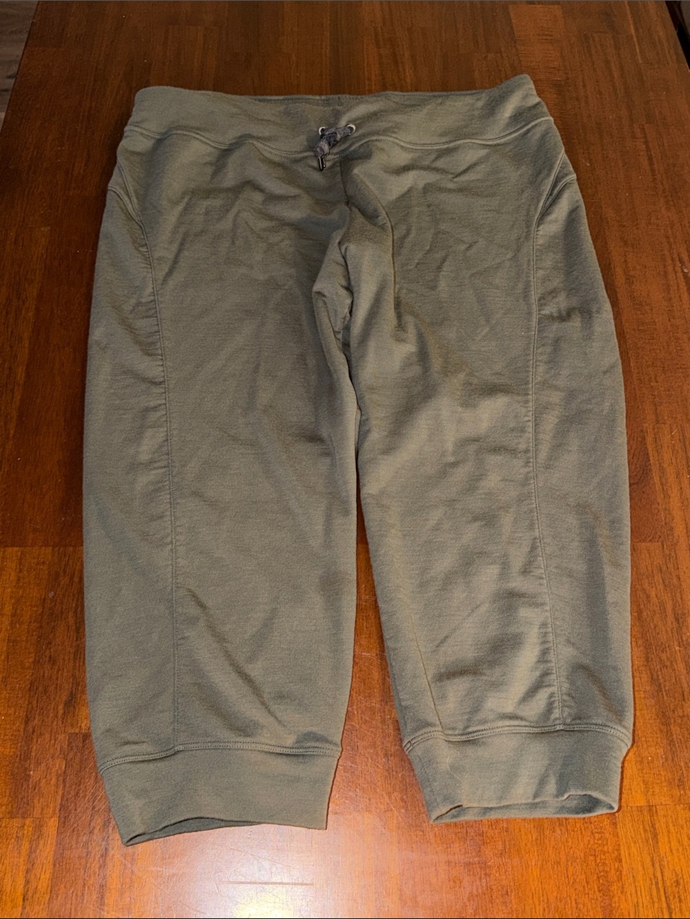 Icebreaker Ladies Gray Merino blend Capri Jogger pants. X-large.